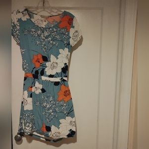 Woman's sleeveless dress size 0